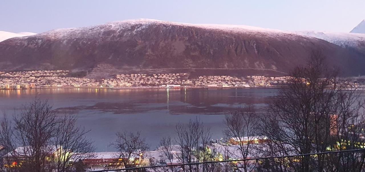 Appartement Tromsoapartment Silent Area With View I Have Warm Caravan For Rent Same Place, 4 People *