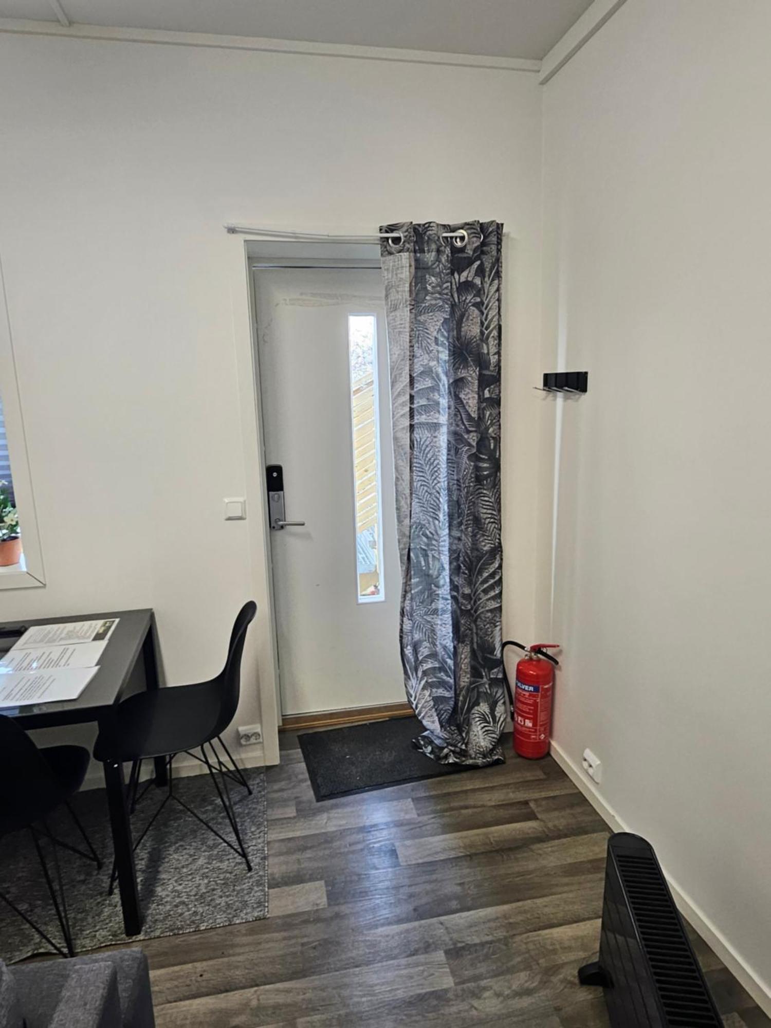 Tromsoapartment Silent Area With View I Have Warm Caravan For Rent Same Place, 4 People Appartement Tromsø