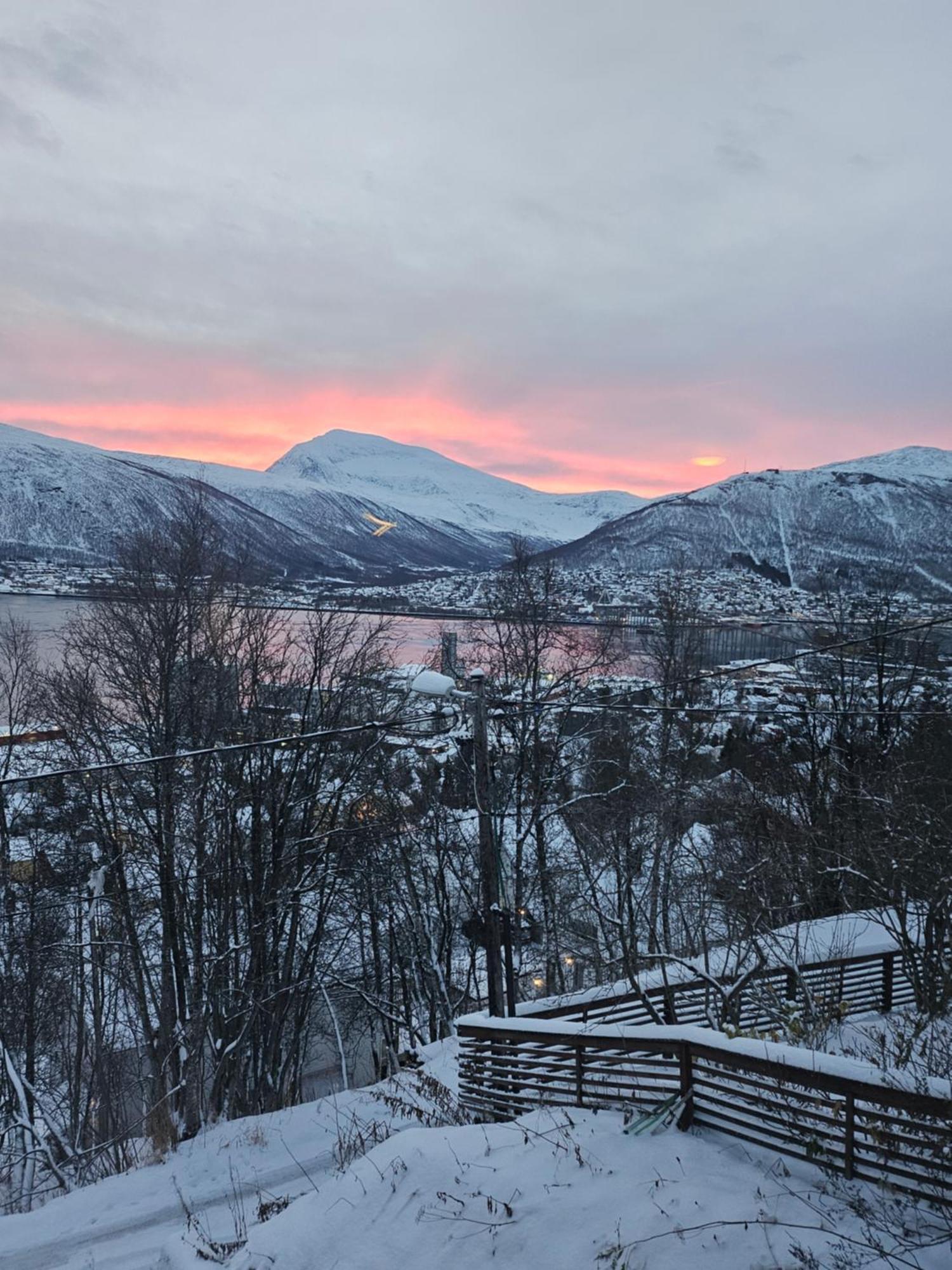 Tromsoapartment Silent Area With View I Have Warm Caravan For Rent Same Place, 4 People Appartement *